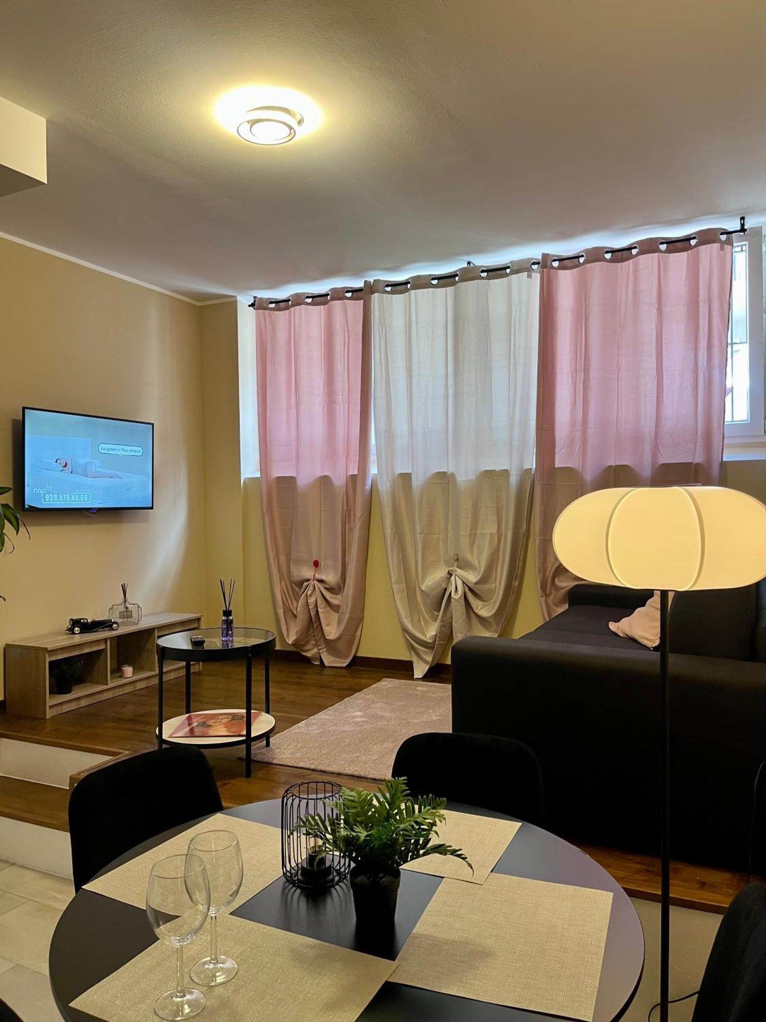 Dimora Chic - A 5 Fermate Dal Duomo Villa Милано Екстериор снимка
