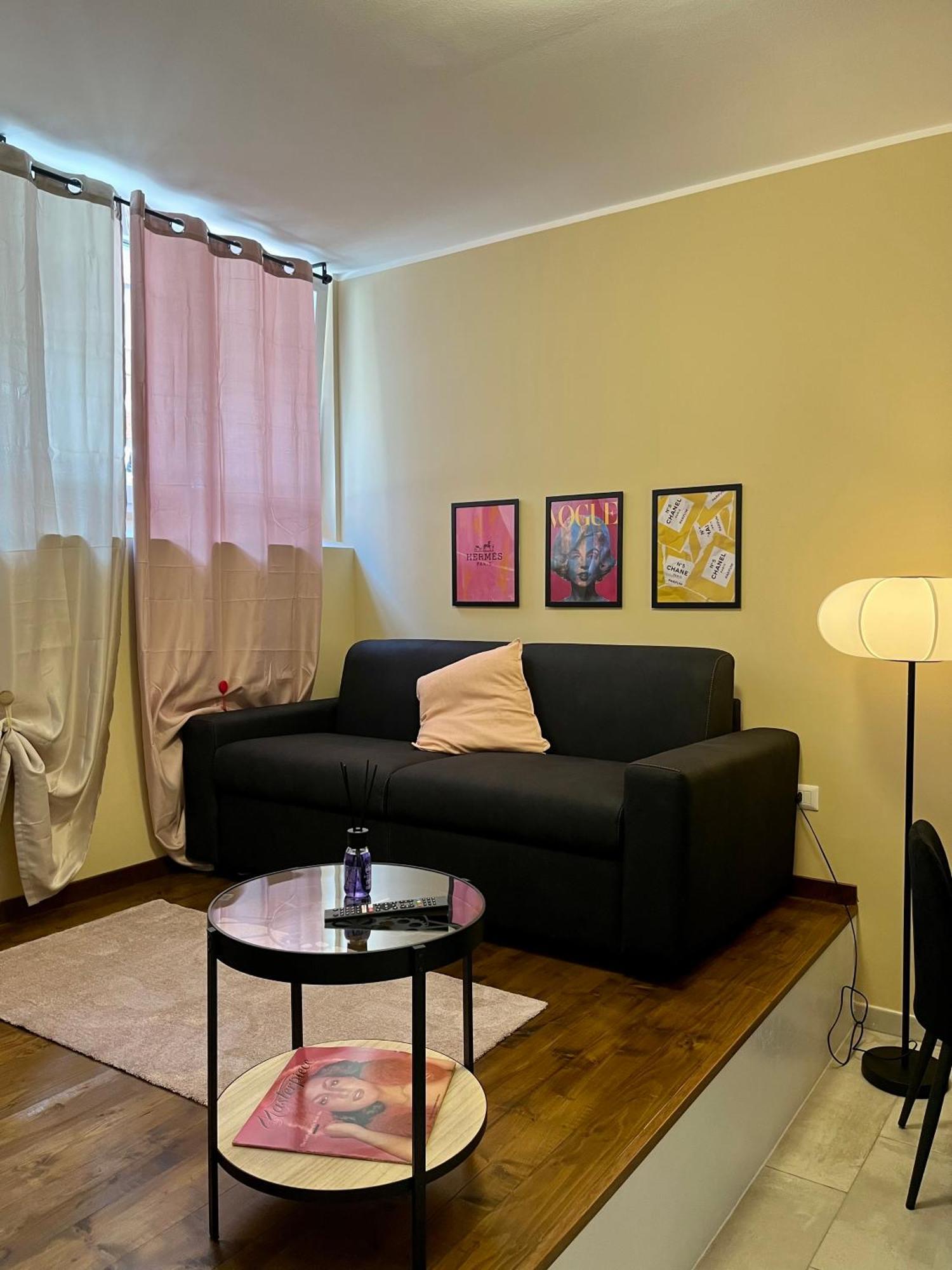 Dimora Chic - A 5 Fermate Dal Duomo Villa Милано Екстериор снимка